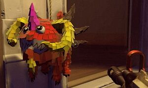 Diablo Pinata Dorado.jpg