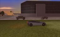패트리어트, 밥캣, 치타를 탄 세 명의 다른 운전자들이 나타납니다.