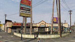 Chamberlain Plaza GTAV stores.jpg