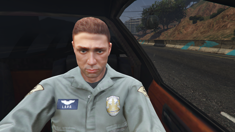 파일:LSPD-GTAO-Pilot-DrivingLimoInExtradition.png