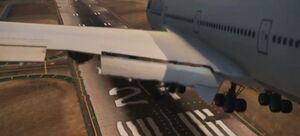 Landing airliner.jpg