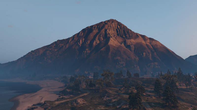 파일:MountChiliad-GTAV.png