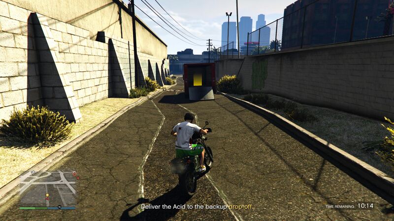 파일:AcidProduct-PoliceSting-GTAOee-Location-Backup-Vinewood.jpg