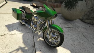 GTA V의 향상된 에디션에 나오는 프랭클린의 배거. (후면 쿼터 뷰)