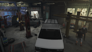 BestLaidPlans-GTAO-HayesAutosInterior.png