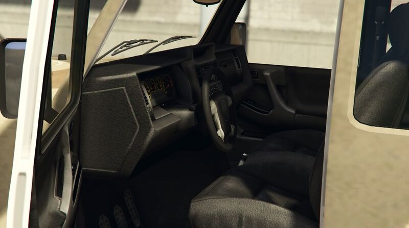 파일:Crusader-GTAV-Inside.jpg