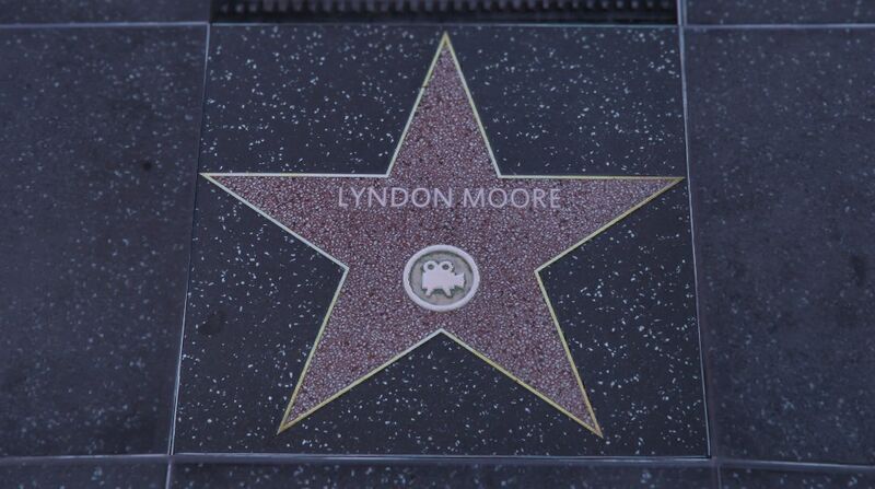 파일:WalkofFame-GTAVee-LyndonMoore.jpg
