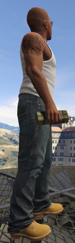 FranklinClinton-GTAV-StickyBomb.JPG
