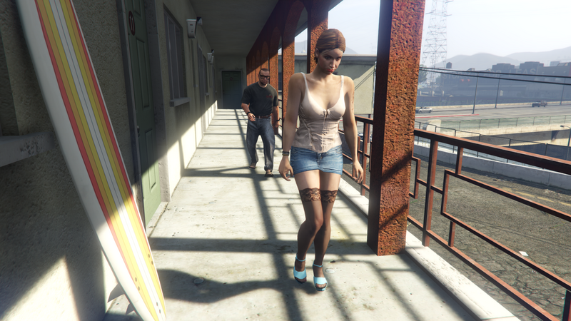 파일:ThebitterSweetCofounder-GTAOe-WithProstitute.png
