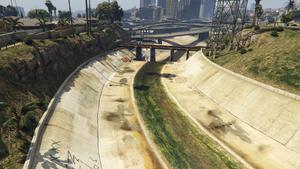 LosSantosRiver-GTAVe-LookingSouth.png