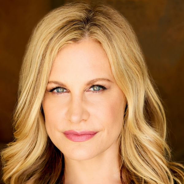 파일:LisaDatz-VoiceActor.png