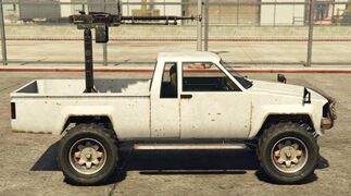 Grand Theft Auto Online의 테크니컬 (측면 뷰).