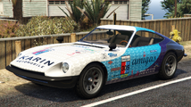GTA 온라인에서 Amigas 워터마크 도색이 적용된 190z. (후측면도)