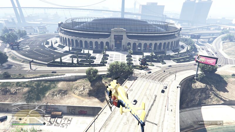 파일:HelicopterTour-GTAOee-Set2-MazeBankArena.jpg