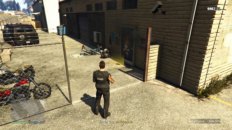 파일:BailOfficeBounty-GTAOee-Clubhouse-EnterClubhouse.jpg
