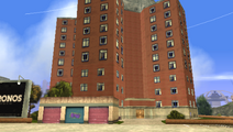 Grand Theft Auto: Liberty City Stories에서 본 건물의 북쪽 면.