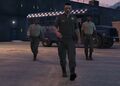 SASPA 복장을 한 세 명의 [GTA Online 프로토콜].
