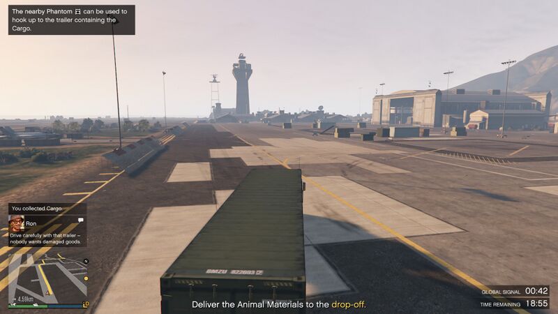 파일:AirFreightCargoSellMissionPhantom&Trailer-GTAOee-SS4.jpg