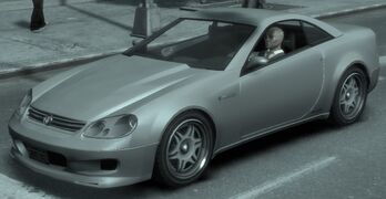 하드톱과 배지 그릴이 있는 펠처의 전면 뷰.