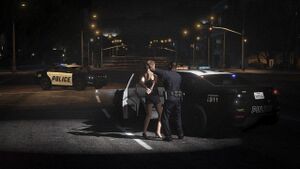 LSPD-GTAV-ArrestingPoppyMitchell.jpg
