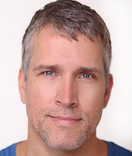 파일:MikeMcGowan-VoiceActor.png