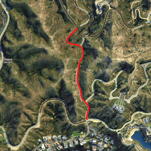 파일:MountVinewoodDrive-GTAV-SatelliteMap.png