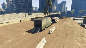 BikerSellBikes-GTAO-LosSantos-DropOff13.png