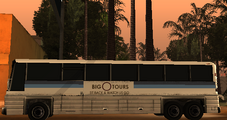 베로나 비치에 있는 Big O Tours 코치.