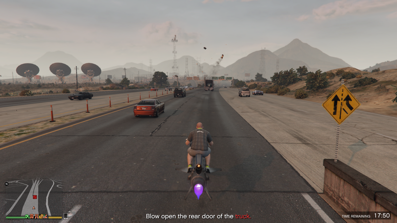 파일:BusinessBattles-Transporter-GTAOe-BlowOpenTheRearDoor.png
