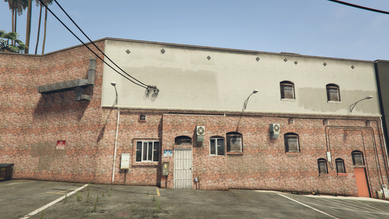 파일:Warehouses-GTAO-Large-WestVinewood-WestVinewoodBacklot.png