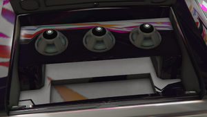 ChinoCustom-GTAO-Trunk-TripleSubTrunkInstall.png
