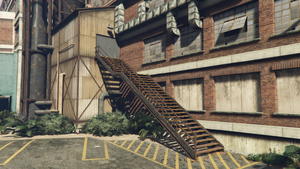 RogersSalvage&Scrap-GTAV-Exit.png