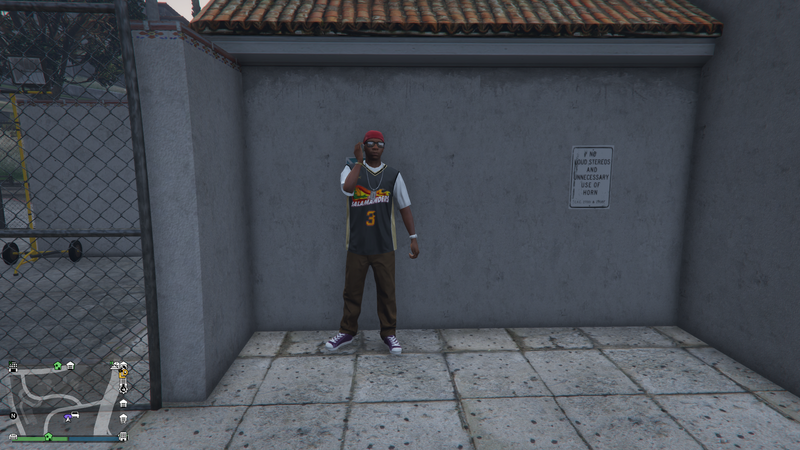 파일:StreetDealer-GTAOe-Location36-RockfordHills.png