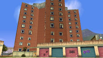 Grand Theft Auto: Liberty City Stories에서 본 건물의 남쪽 면.