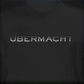 Premium Deluxe Motorsport에서 볼 수 있는 Übermacht 브랜드 셔츠.