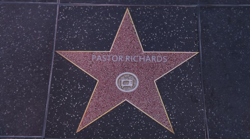 파일:WalkofFame-GTAVee-PastorRichards.jpg