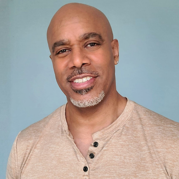 파일:AsanteJones-VoiceActor.png