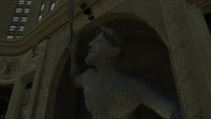 BismarckAvenueBuilding-GTAIV-StatueDetail.png