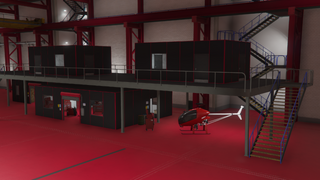 격납고 내부에서 발견되는 정지된 하복.