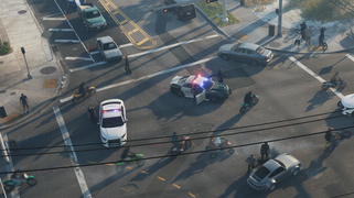 첫 번째 트레일러에서 바이스 시티 교차로를 건너는 산체스 그룹.