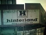 로고와 모토를 보여주는 Hinterland 광고.